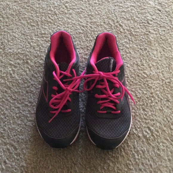 Women preowned Reebok sneakers - Picture 1 of 5